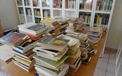 Desayuno y venta de libros